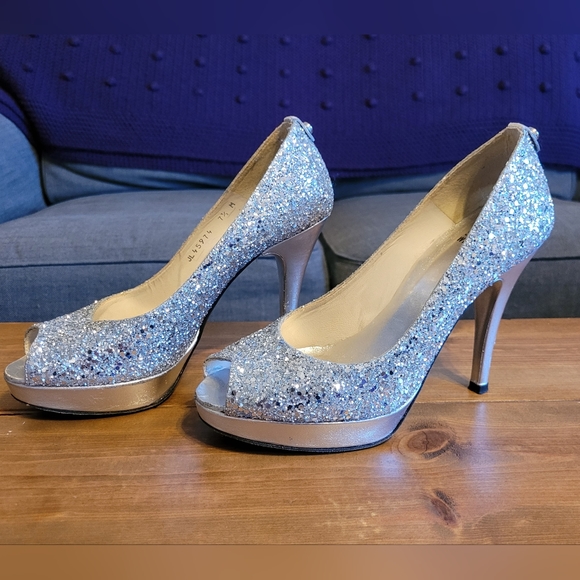 Stuart Weitzman Silver Glitter Peep-toe Pump - 7.5 - Picture 4 of 16